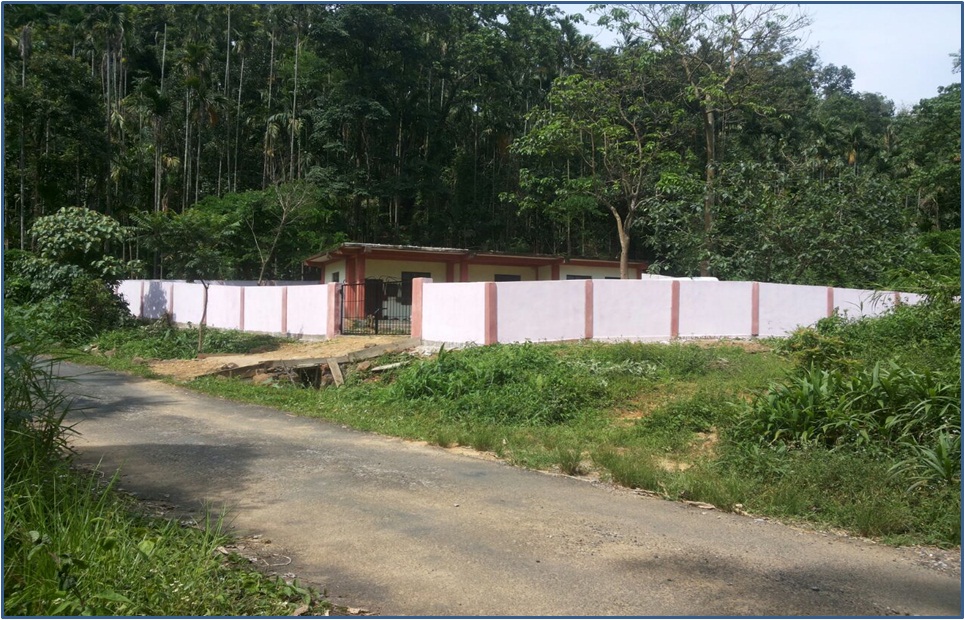 CONST OF FENCING FOR OFFICE OF DOLLOI AT LAMA